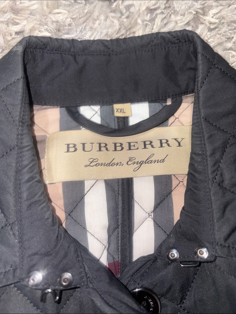 Burberry Black Quilted Puffer Jacket with Checked Lining Women’s XXl - Picture 2 of 9